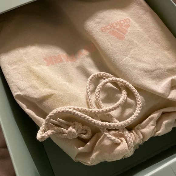 Adidas Ivy Park Drip 2 Brand New *Sold Out online* - Picture 9 of 9